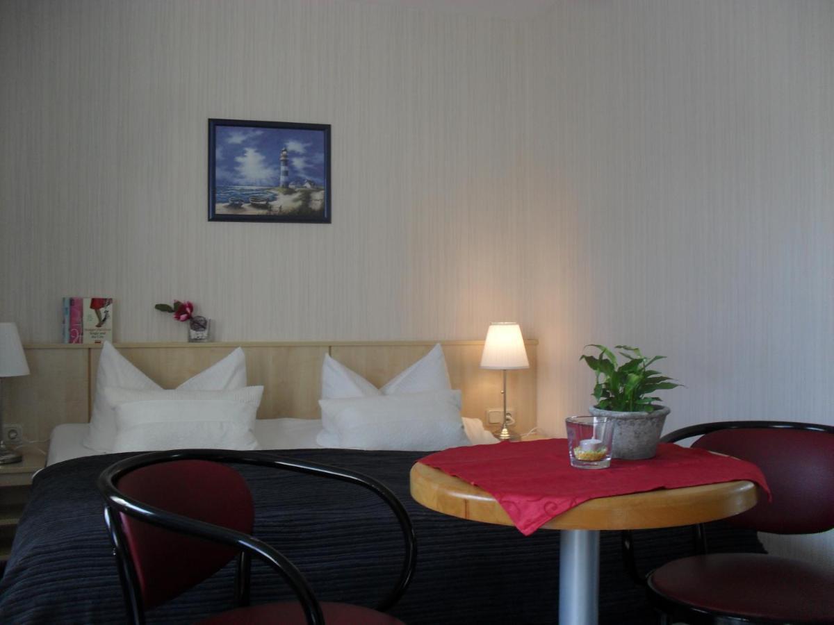 Hotel-Pension Zur Mole Wiek auf Rügen 外观 照片