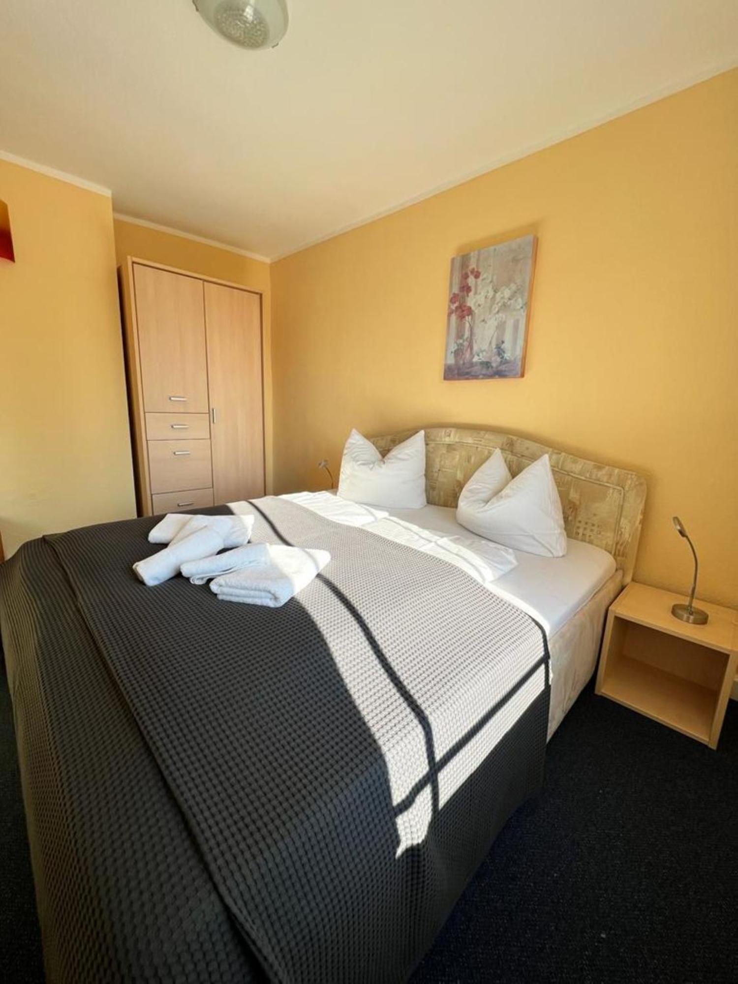 Hotel-Pension Zur Mole Wiek auf Rügen 外观 照片