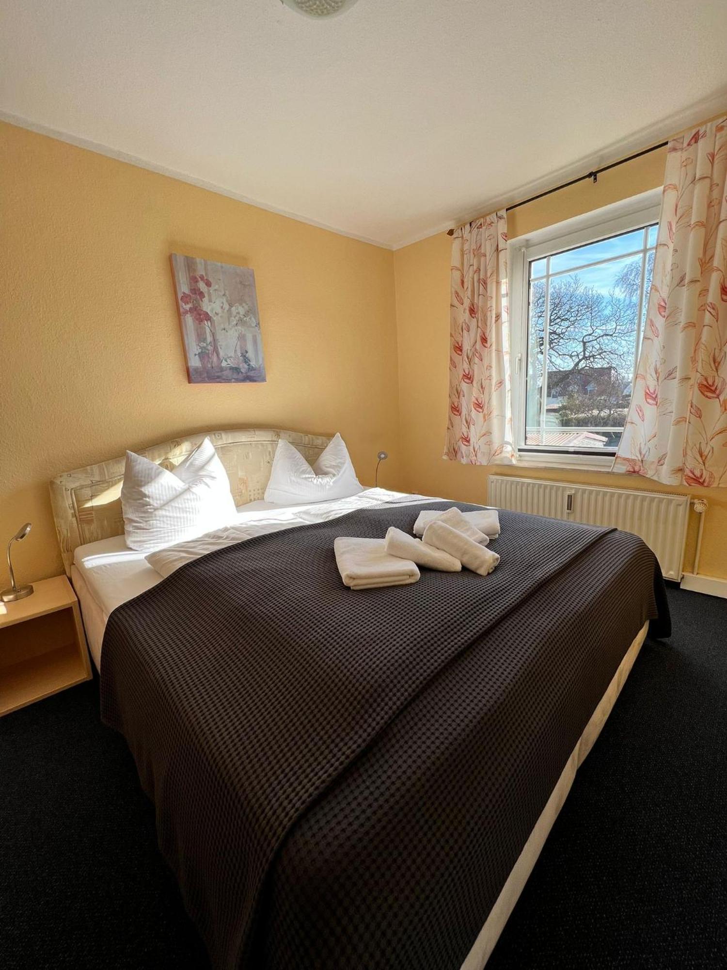 Hotel-Pension Zur Mole Wiek auf Rügen 外观 照片